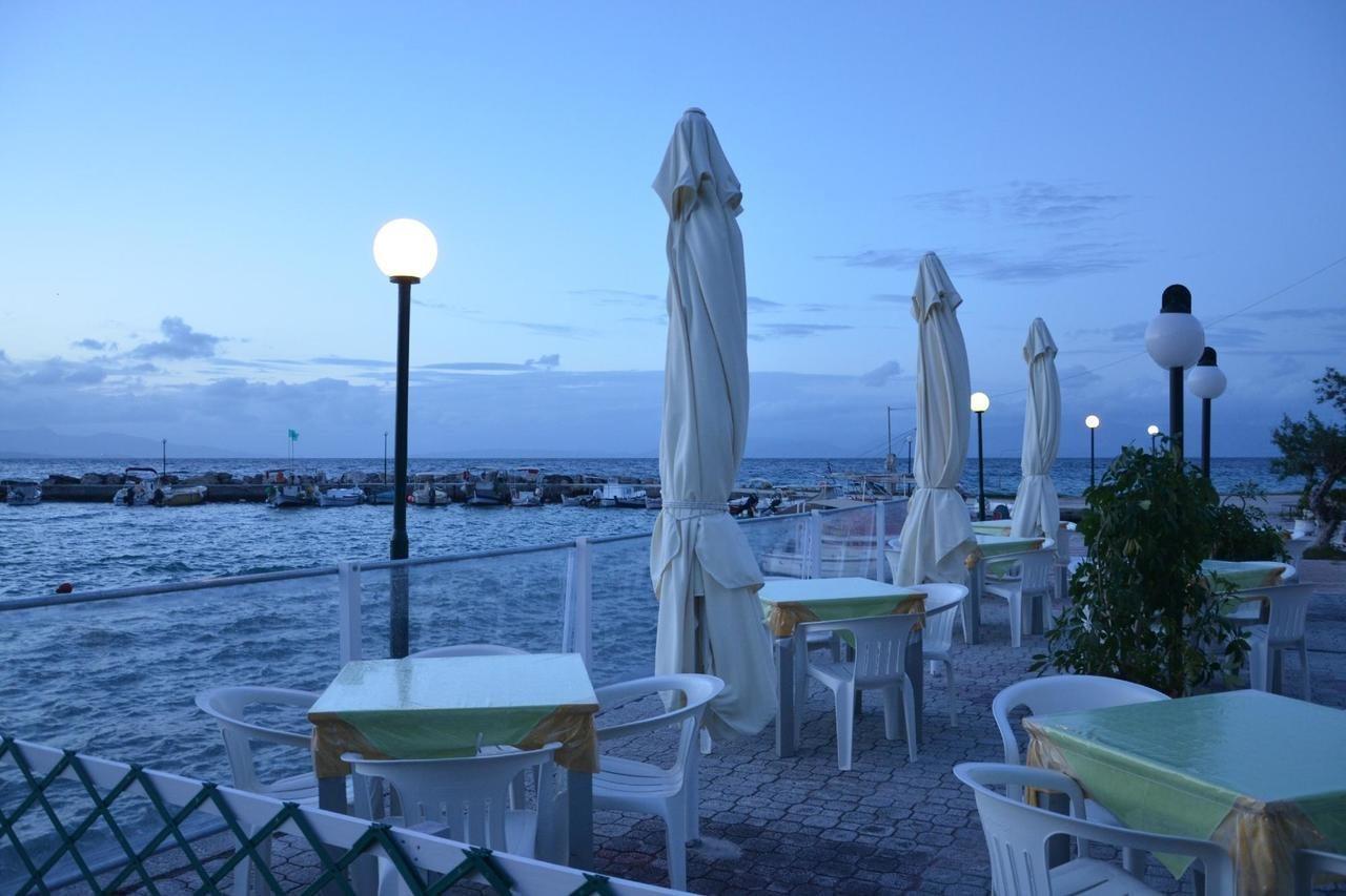 Golden Sunset Hotel Букари Екстериор снимка