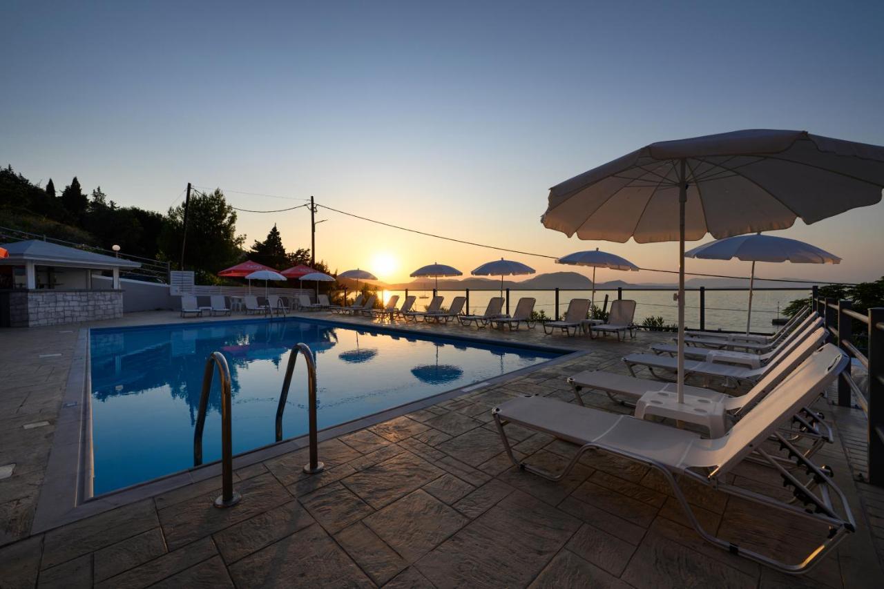 Golden Sunset Hotel Букари Екстериор снимка