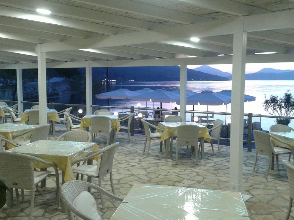 Golden Sunset Hotel Букари Екстериор снимка