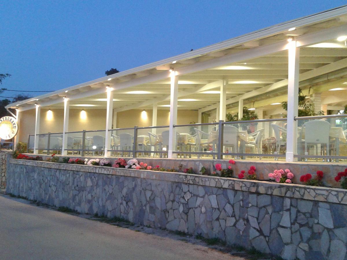 Golden Sunset Hotel Букари Екстериор снимка