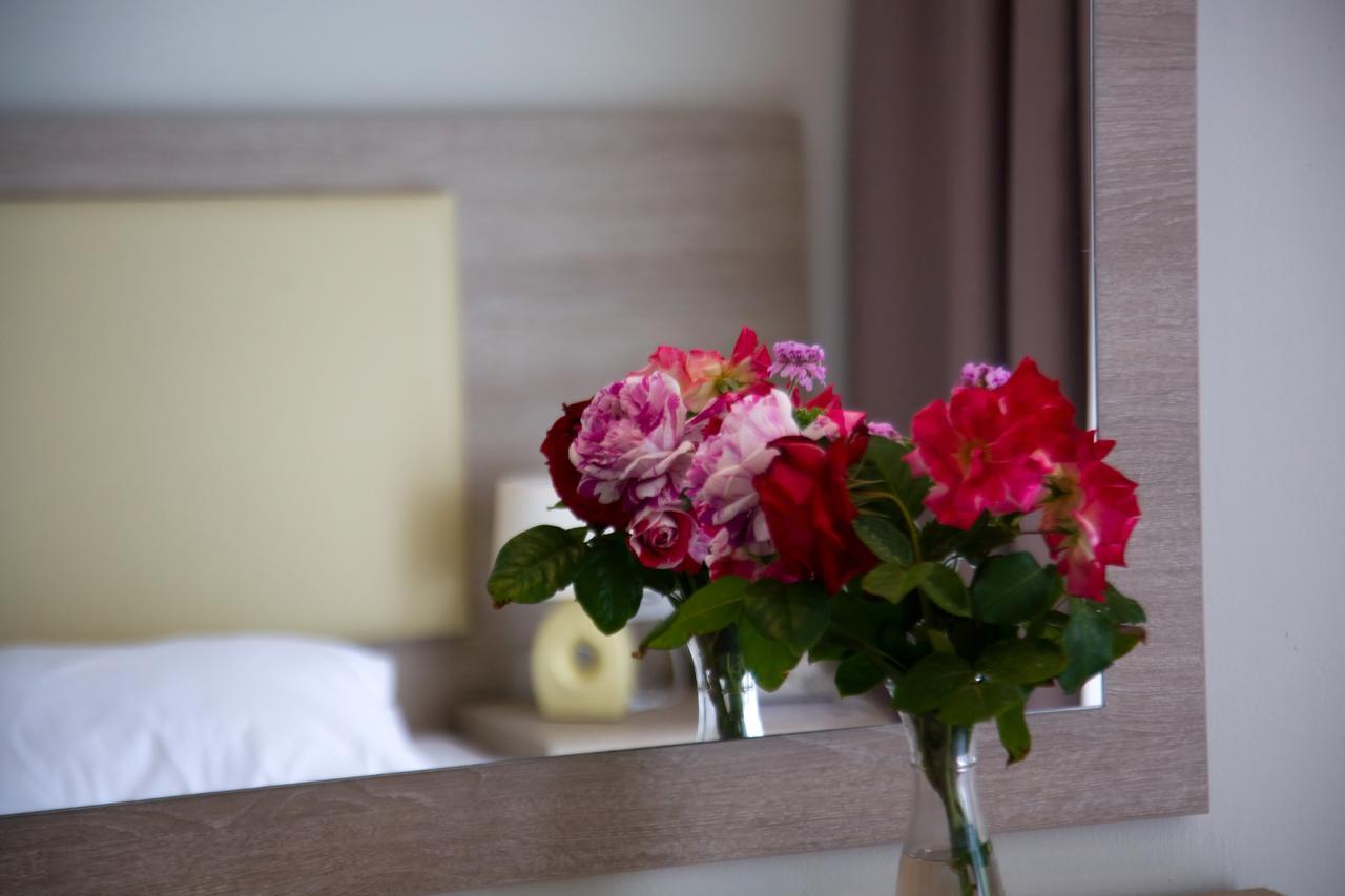 Golden Sunset Hotel Букари Екстериор снимка