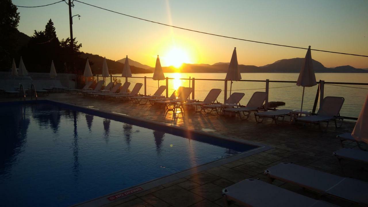 Golden Sunset Hotel Букари Екстериор снимка