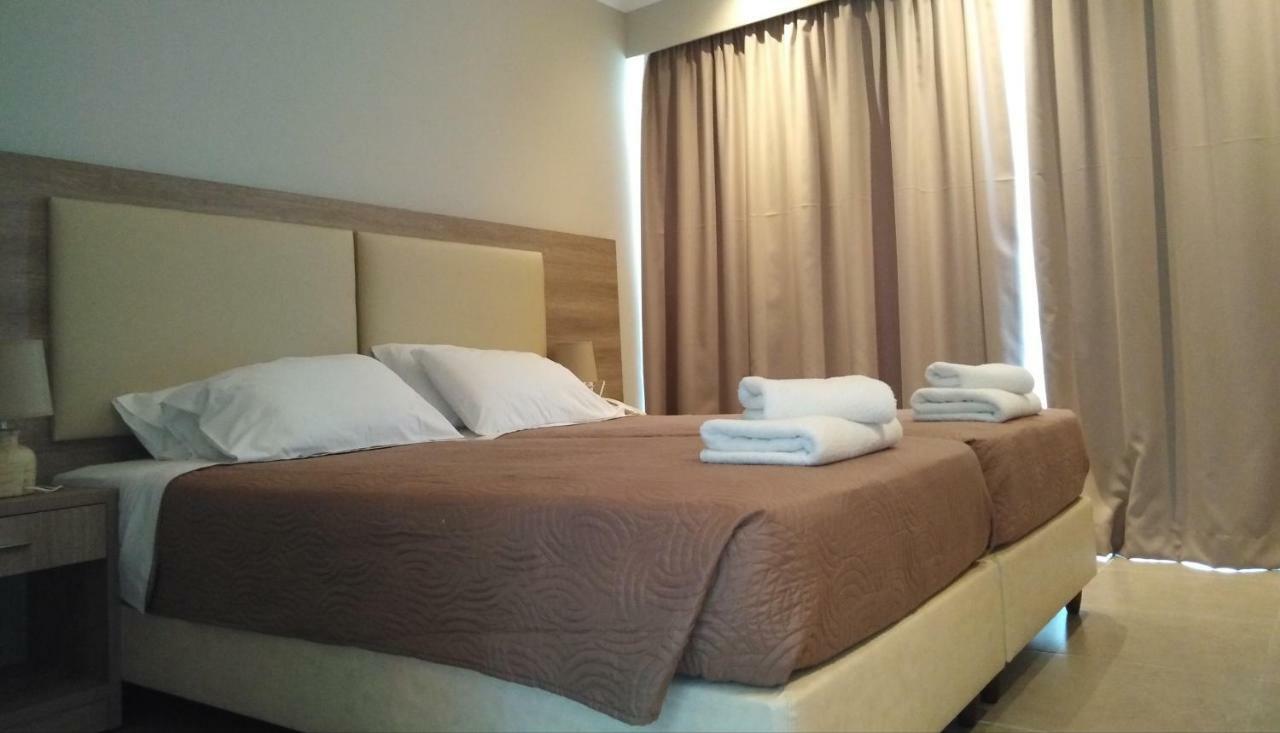 Golden Sunset Hotel Букари Екстериор снимка
